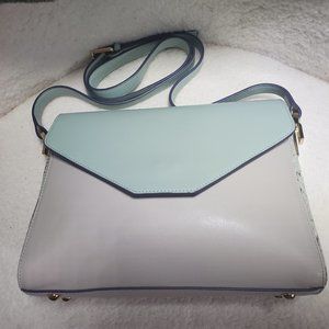 NWT Vittoria Napoli Leather Envelope Snap Closure Style Bag